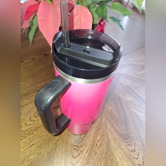 40oz Stanley Tumbler- Neon Pink & Black - Picture 4 of 9